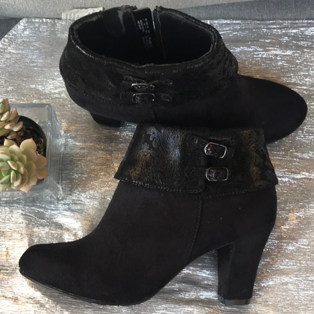 Gorgeous ladies boots by Soft Style!  Size 7. NWOT